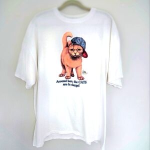 🐺VTG "Around here, the CATS are in charge!"cotton Tee
